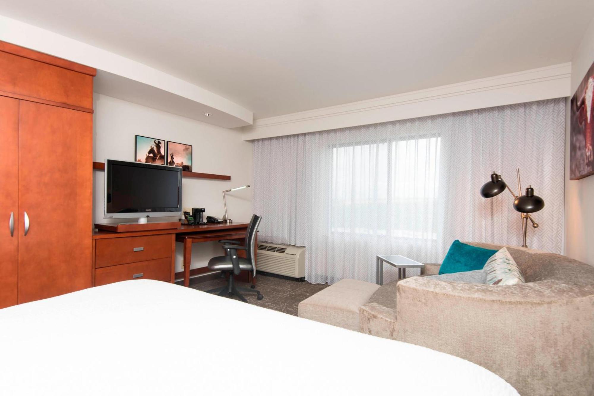 Courtyard By Marriott San Antonio North Stone Oak At Legacy Hotel Exterior photo