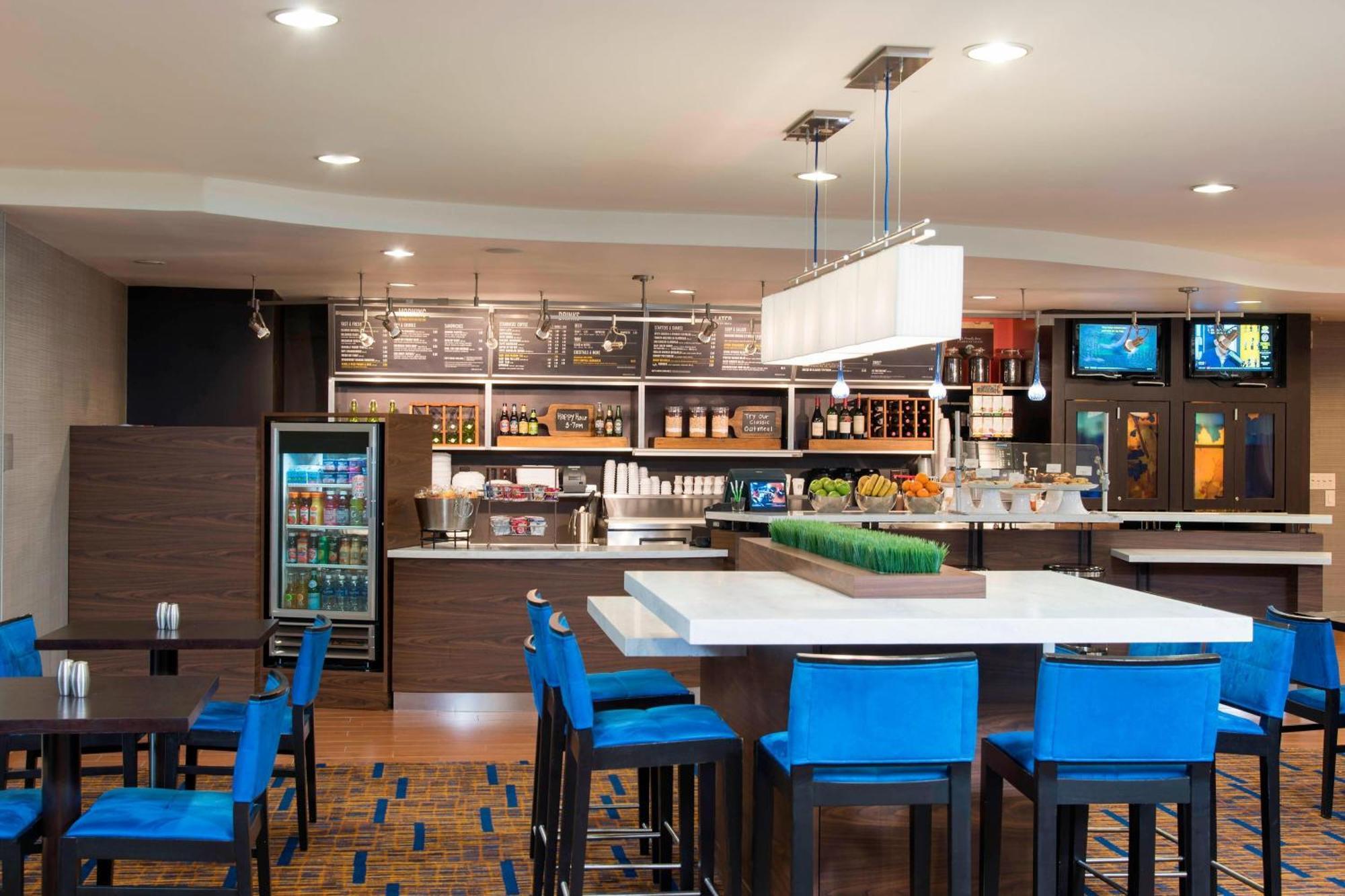Courtyard By Marriott San Antonio North Stone Oak At Legacy Hotel Exterior photo