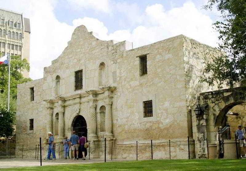 Courtyard By Marriott San Antonio North Stone Oak At Legacy Hotel Amenities photo