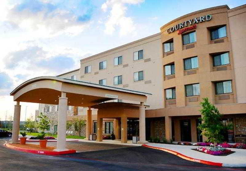 Courtyard By Marriott San Antonio North Stone Oak At Legacy Hotel Exterior photo